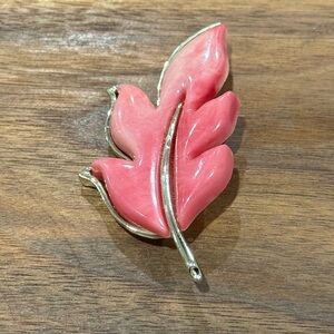 Vintage Sarah Coventry Autumn Splender Pink Leaf Brooch